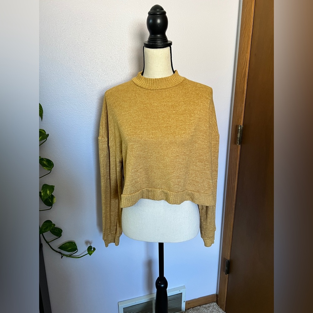 SO Women’s Cropped Yellow Sweater Size S